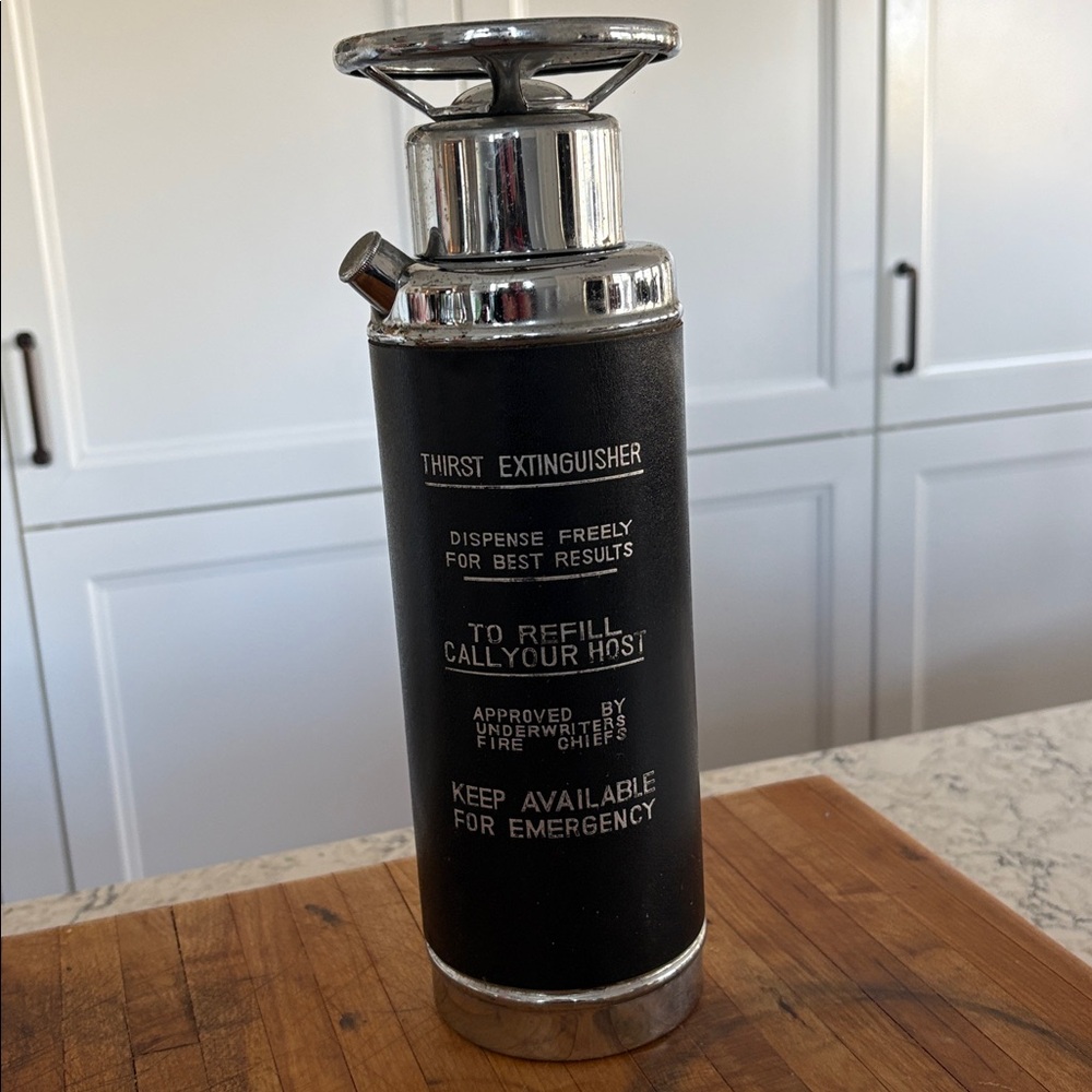 🥃 Vintage Liquor Decanter w/Music Box • Black ‘Thirst Extinguisher’ Collectible